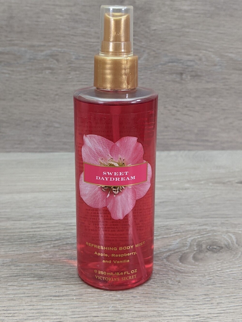 Victoria's Secret SWEET DAYDREAM Refreshing Body Mist new 8.4 fl oz